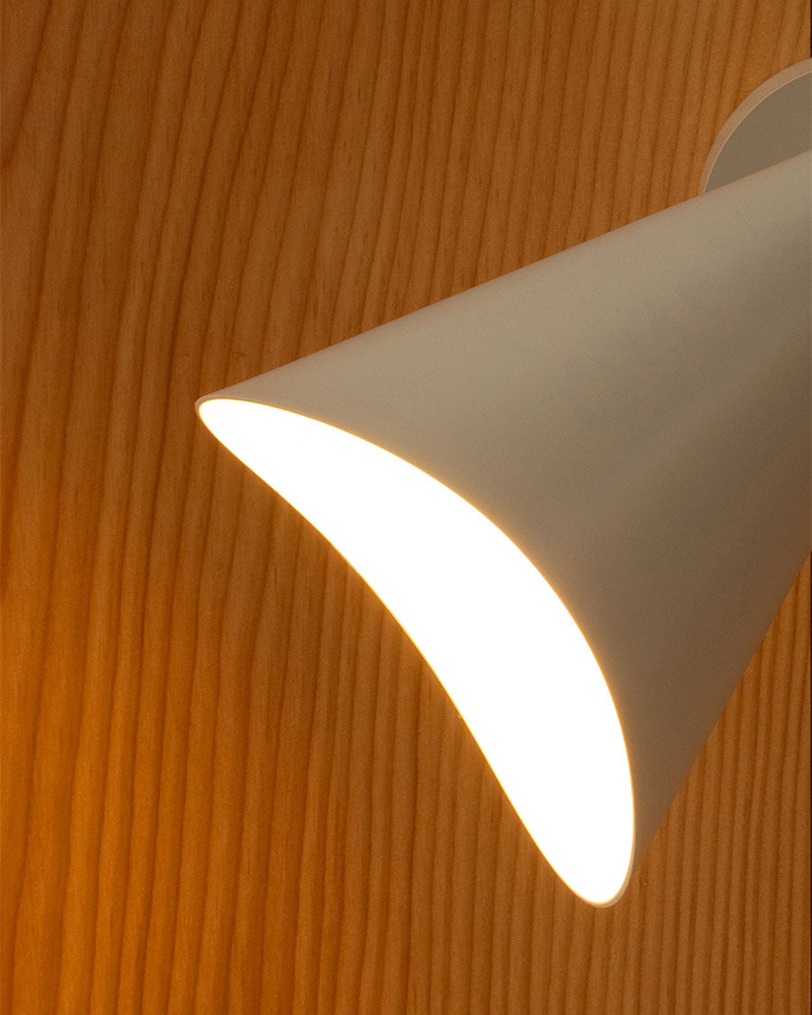 NINOTCHKA / Wall 125