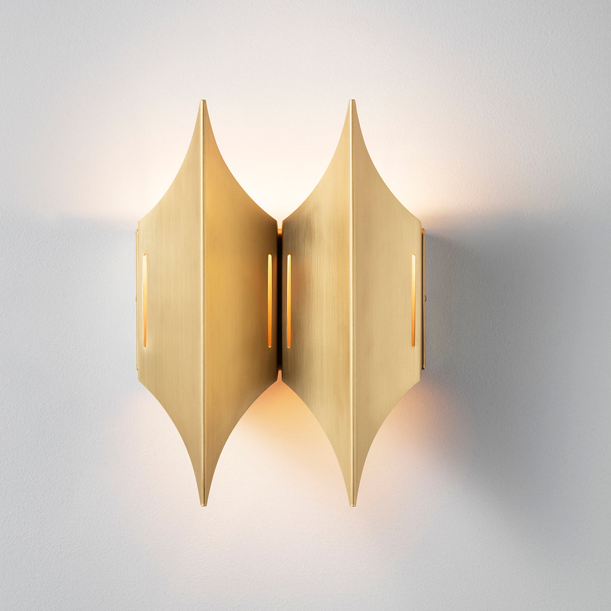 GOTHIC II wall lamp | Solid brass | LYFA