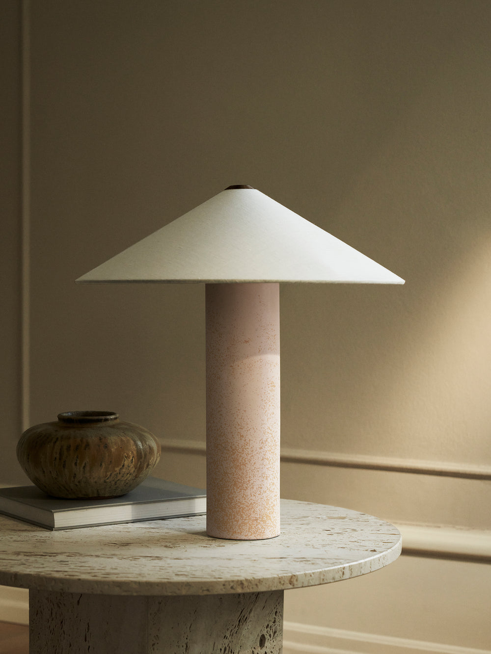 FUTÉ / Table 180