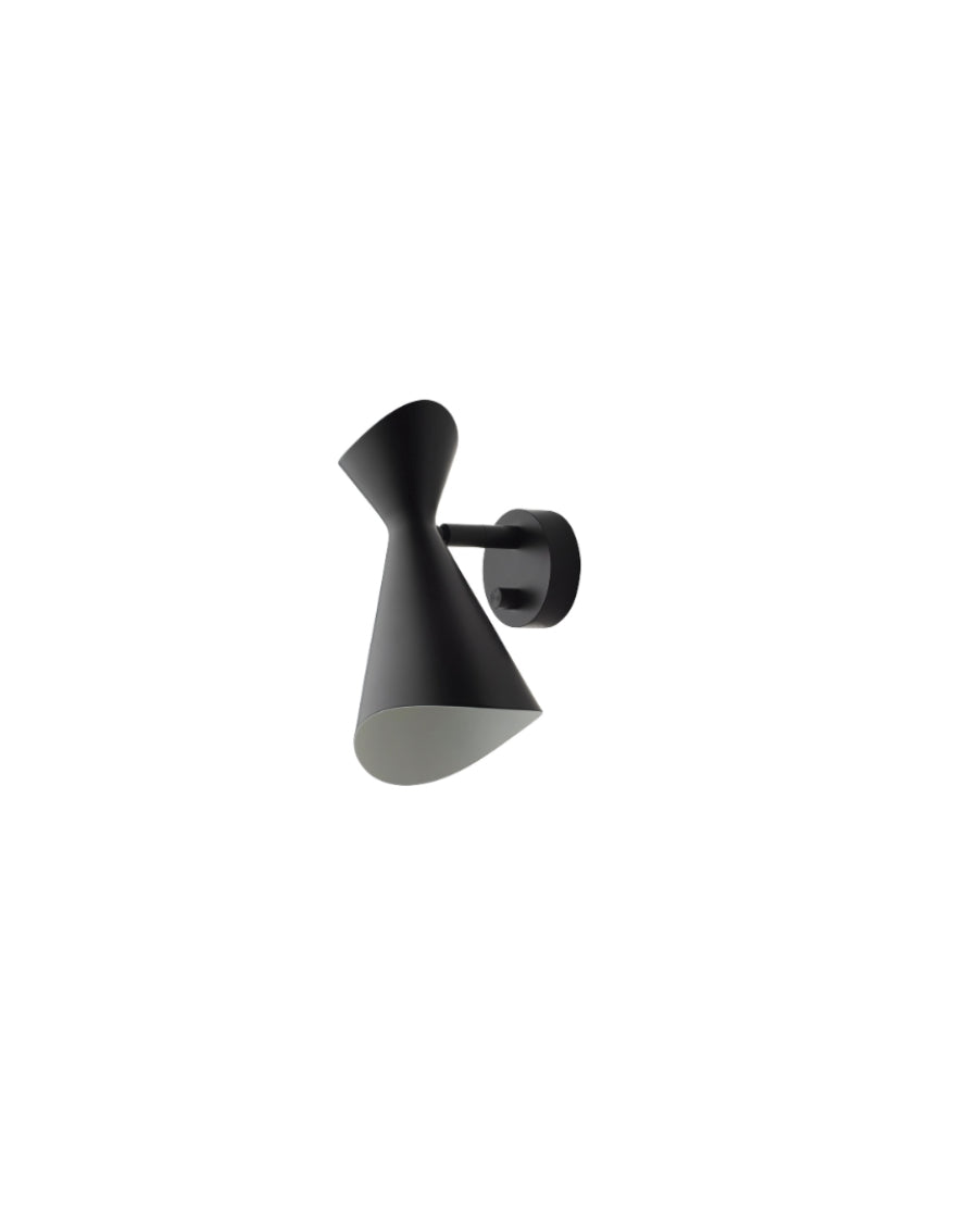 NINOTCHKA / Wall 125