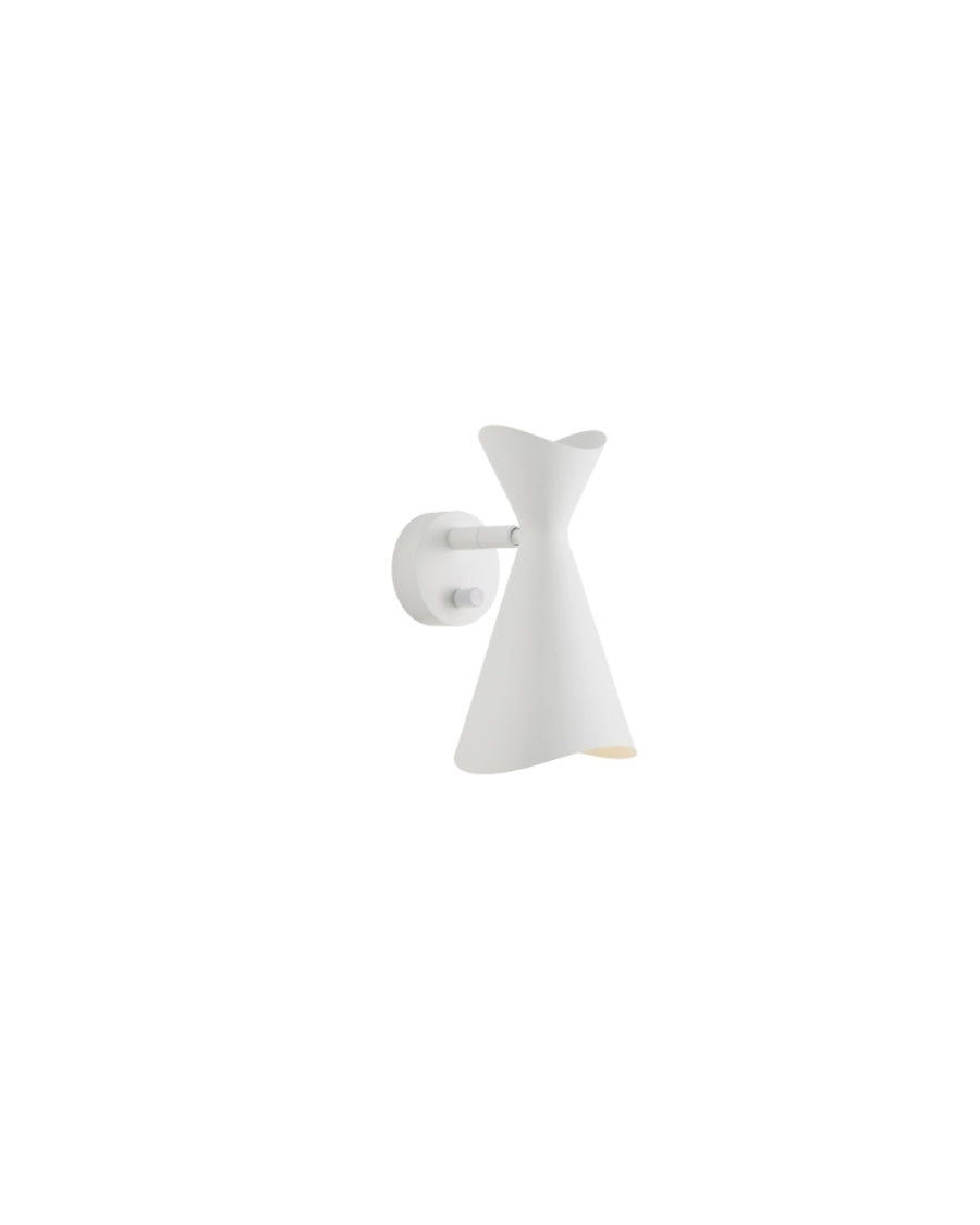 NINOTCHKA / Wall 125
