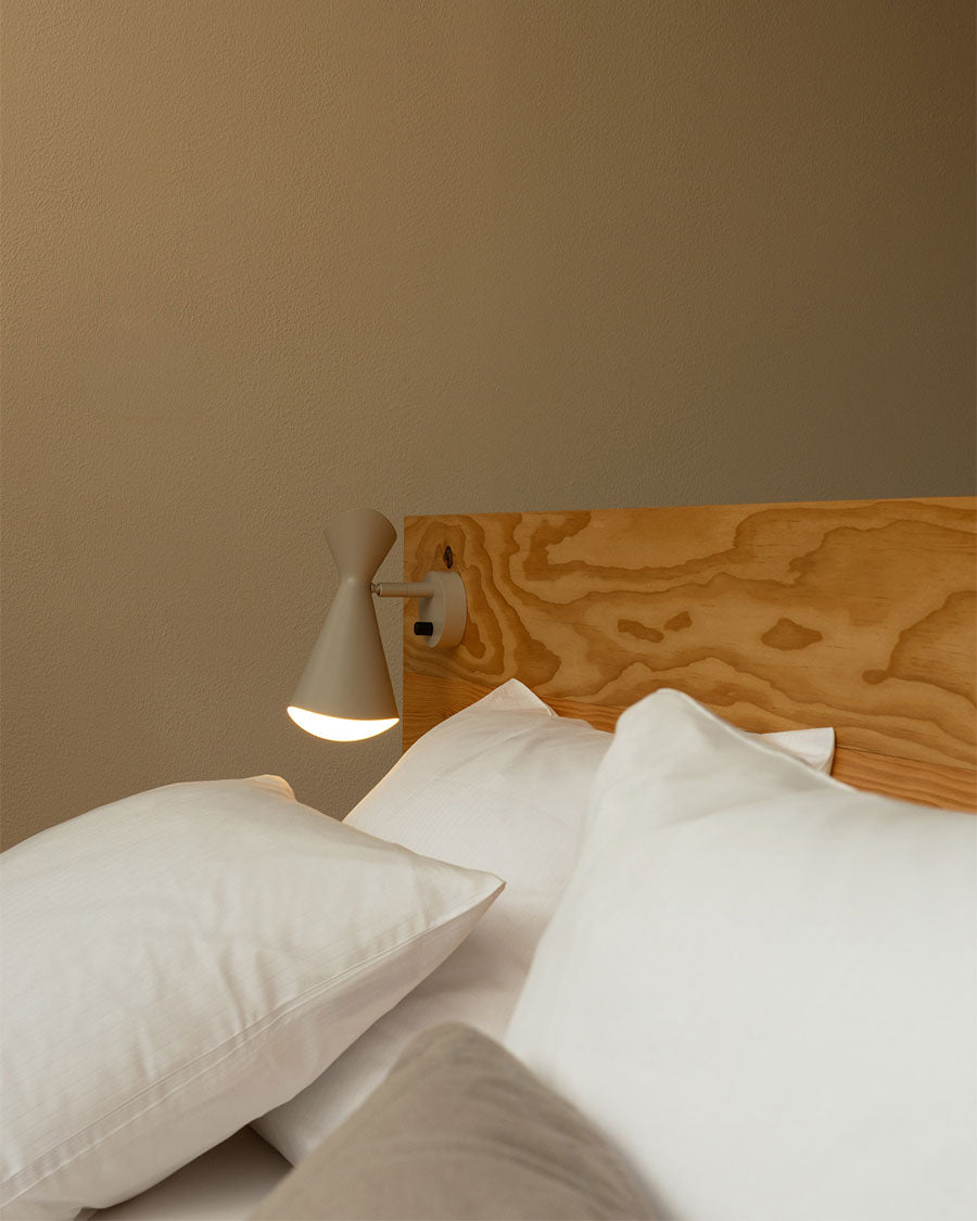 NINOTCHKA / Wall 125