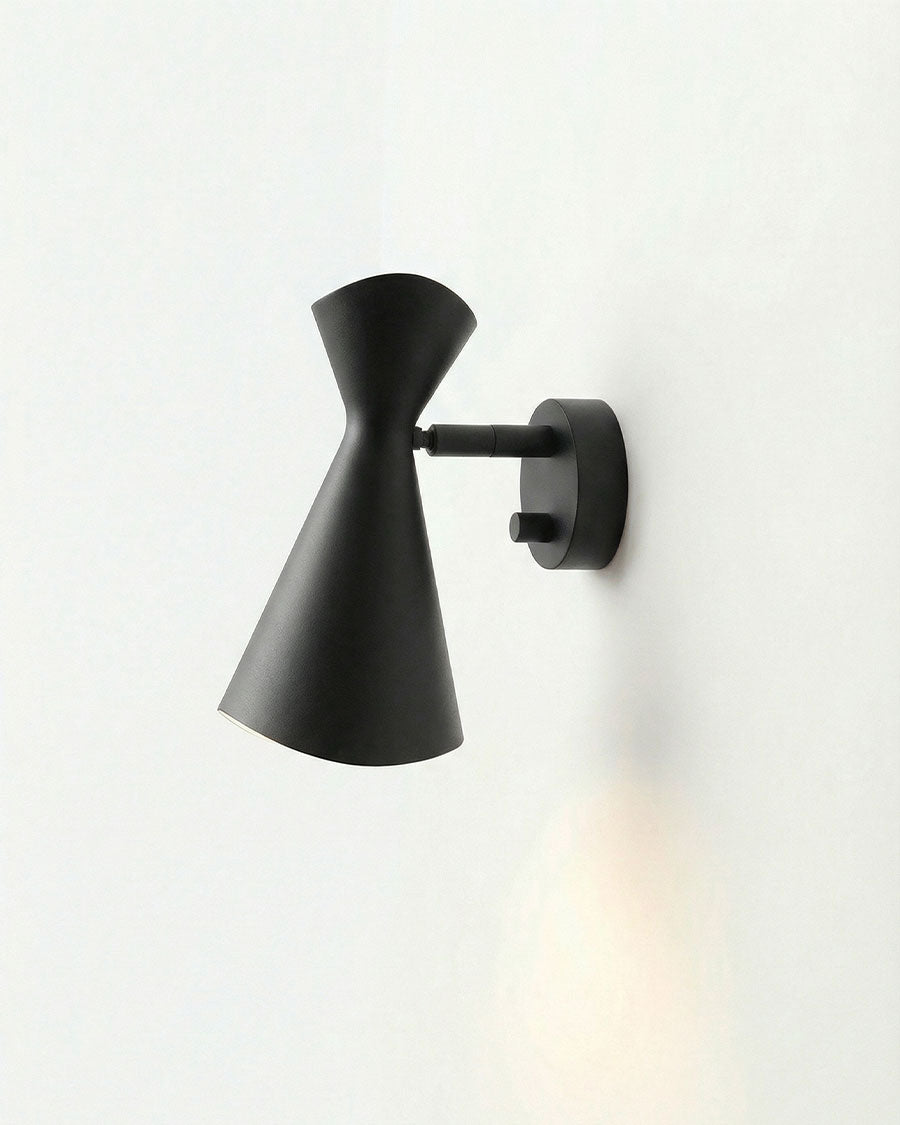 NINOTCHKA / Wall 125