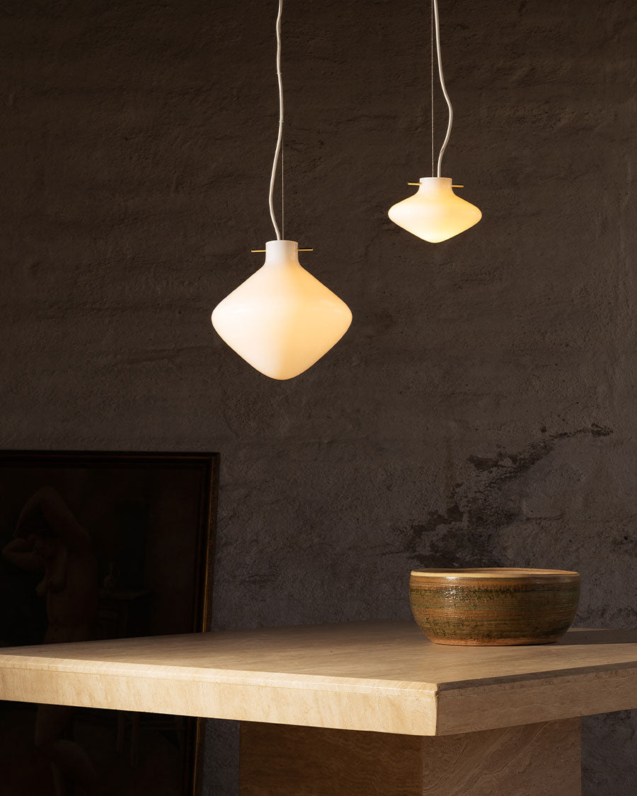 REPOSE 175 pendant | Black and brass | LYFA